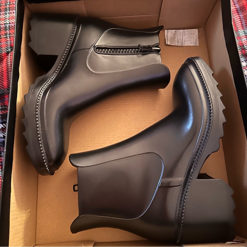 INC black boots
